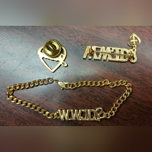 WWJD BRACELET, PIN ALSO A JESUS PIN BEAUTIFUL BRIGHT GOLD TONES - Picture 3 of 6